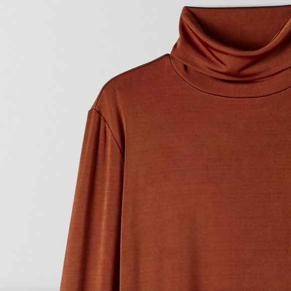 BABATON Satin Long Sleeve Turtleneck Canary(S)| SUPER LUXE SLIM FIT GREAT 4 FALL - Picture 3 of 6